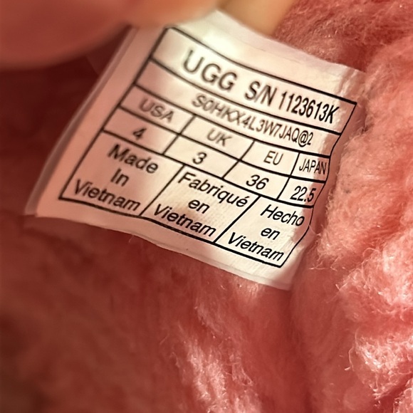 UGG Big Kids Bailey Zip Short Boots Pink Rose Size 4. - Picture 9 of 12